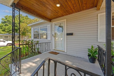 House in Saint Petersburg, Florida 2 bedrooms, 91.97 sq.m. № 1821074 - photo 3