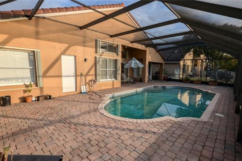 Casa en venta en Pembroke Pines, Florida, 5 dormitorios, 261.33 m2 № 1937804 - foto 11