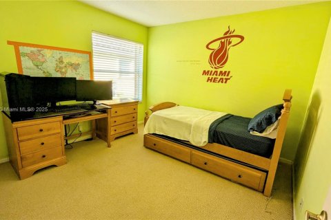 Casa en venta en Pembroke Pines, Florida, 5 dormitorios, 261.33 m2 № 1937804 - foto 27