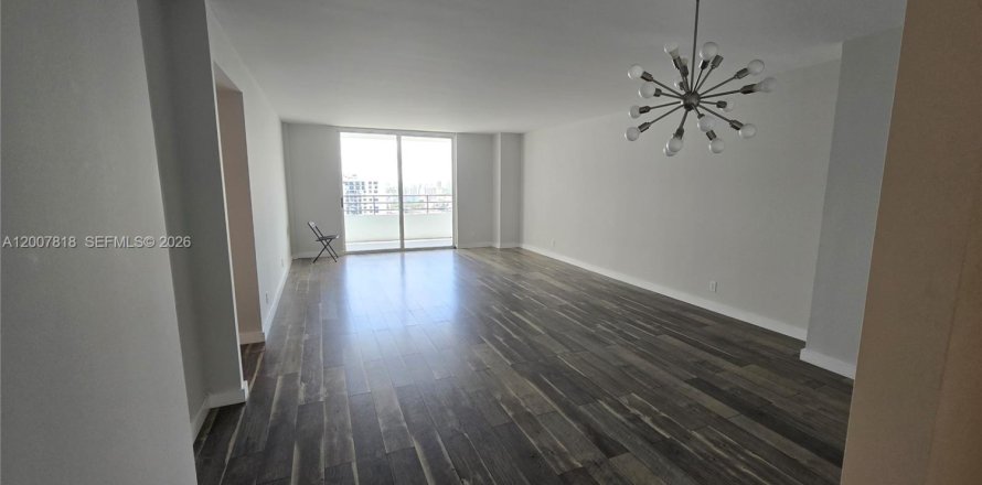 Condo à Hallandale Beach, Floride, 2 chambres № 2072478
