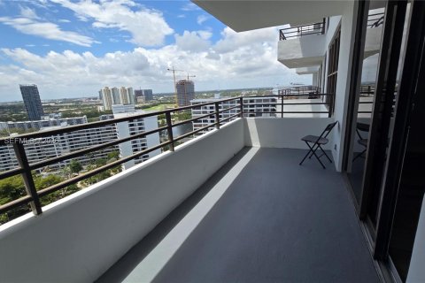 Copropriété à vendre à Hallandale Beach, Floride: 2 chambres, 118.91 m2 № 2072478 - photo 6
