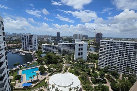 Copropriété à vendre à Hallandale Beach, Floride: 2 chambres, 118.91 m2 № 2072478 - photo 9