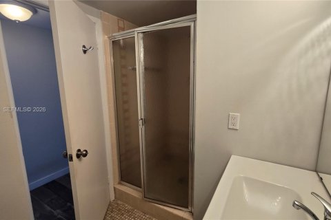 Copropriété à vendre à Hallandale Beach, Floride: 2 chambres, 118.91 m2 № 2072478 - photo 15