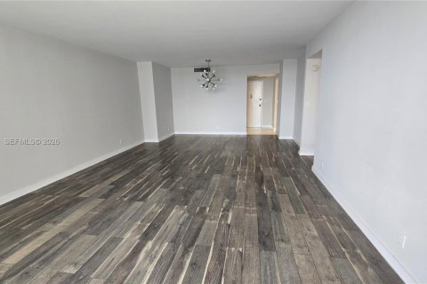 Copropriété à vendre à Hallandale Beach, Floride: 2 chambres, 118.91 m2 № 2072478 - photo 4