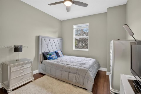 House in Davie, Florida 3 bedrooms, 209.22 sq.m. № 2004871 - photo 26