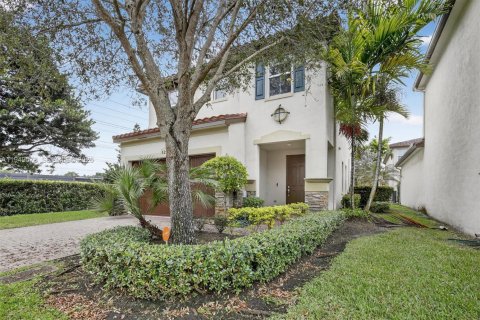 House in Davie, Florida 3 bedrooms, 209.22 sq.m. № 2004871 - photo 3