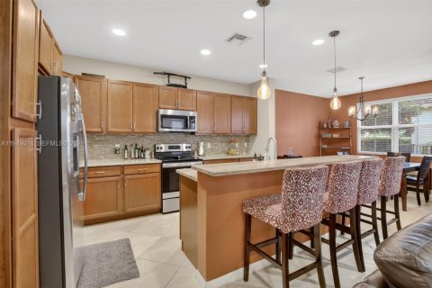 House in Davie, Florida 3 bedrooms, 209.22 sq.m. № 2004871 - photo 11