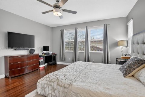 House in Davie, Florida 3 bedrooms, 209.22 sq.m. № 2004871 - photo 22