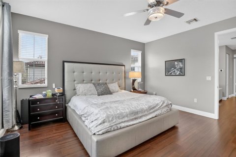 House in Davie, Florida 3 bedrooms, 209.22 sq.m. № 2004871 - photo 20