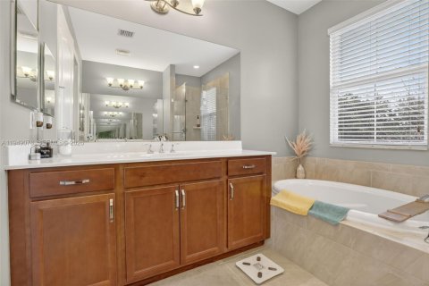 House in Davie, Florida 3 bedrooms, 209.22 sq.m. № 2004871 - photo 24