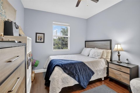 House in Davie, Florida 3 bedrooms, 209.22 sq.m. № 2004871 - photo 29