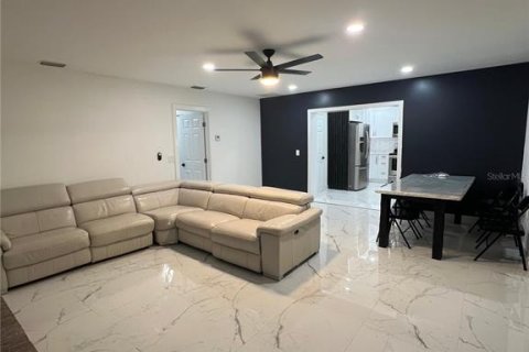 House in Ocala, Florida 4 bedrooms, 219.25 sq.m. № 1786274 - photo 17