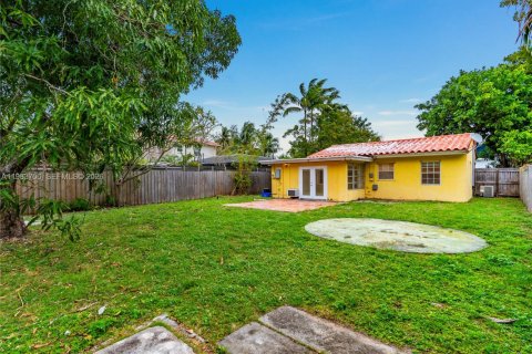 Villa ou maison à vendre à Fort Lauderdale, Floride: 2 chambres, 86.12 m2 № 2240502 - photo 13