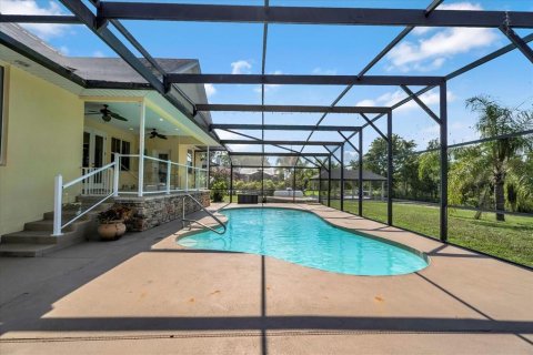 House in Deltona, Florida 4 bedrooms, 218.69 sq.m. № 1866062 - photo 3
