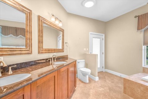 House in Deltona, Florida 4 bedrooms, 218.69 sq.m. № 1866062 - photo 8