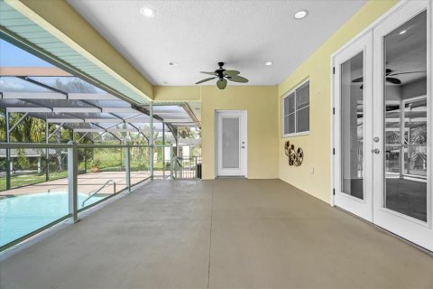 House in Deltona, Florida 4 bedrooms, 218.69 sq.m. № 1866062 - photo 15