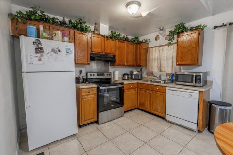 Propiedad comercial en venta en Kissimmee, Florida, 4 dormitorios, 181.9 m2 № 1654703 - foto 26