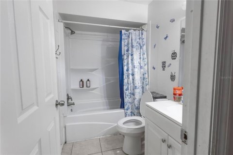 Propiedad comercial en venta en Kissimmee, Florida, 4 dormitorios, 181.9 m2 № 1654703 - foto 8