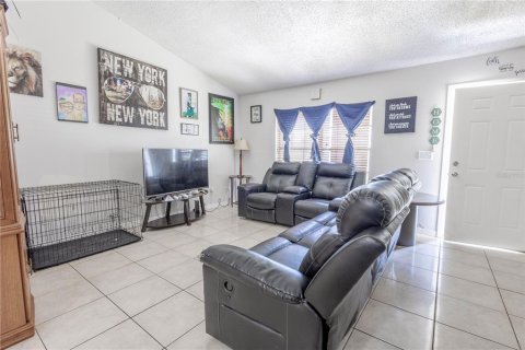 Propiedad comercial en venta en Kissimmee, Florida, 4 dormitorios, 181.9 m2 № 1654703 - foto 2