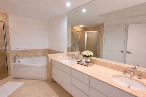 Купить кондоминиум в Майами, Флорида 2 спальни, 161.09м2, № 2067826 - фото 11