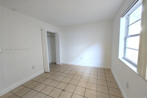 Condominio en alquiler en Palmetto Bay, Florida, 2 dormitorios, 74.41 m2 № 2027159 - foto 16