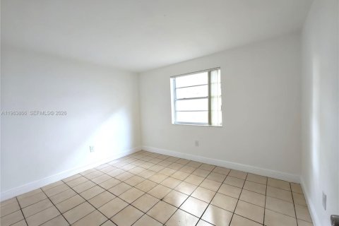 Condominio en alquiler en Palmetto Bay, Florida, 2 dormitorios, 74.41 m2 № 2027159 - foto 13