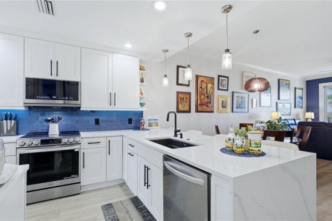 Copropriété à vendre à Sarasota, Floride: 2 chambres, 158.49 m2 № 2388342 - photo 4