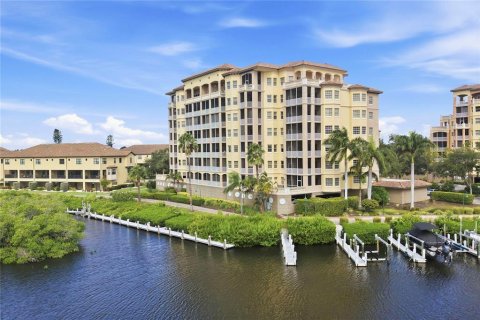 Copropriété à vendre à Sarasota, Floride: 2 chambres, 158.49 m2 № 2388342 - photo 14