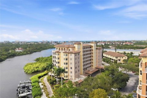 Copropriété à vendre à Sarasota, Floride: 2 chambres, 158.49 m2 № 2388342 - photo 13