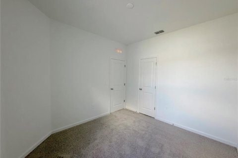 Townhouse in Dundee, Florida 3 bedrooms, 161.28 sq.m. № 2291530 - photo 11