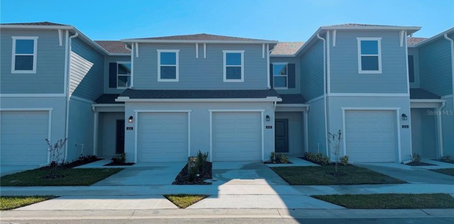 Townhouse in Dundee, Florida 3 bedrooms, 161.28 sq.m. № 2291530