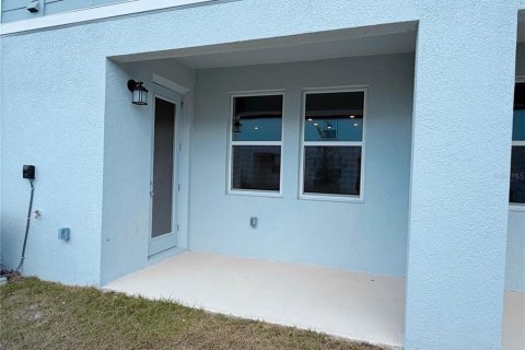 Townhouse in Dundee, Florida 3 bedrooms, 161.28 sq.m. № 2291530 - photo 21