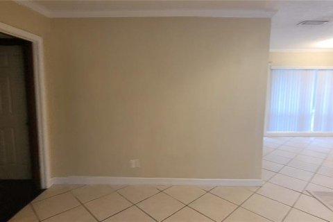 Casa en alquiler en Gainesville, Florida, 3 dormitorios, 157.56 m2 № 1884777 - foto 6