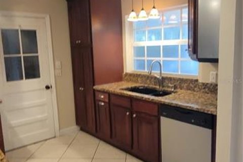 Casa en alquiler en Gainesville, Florida, 3 dormitorios, 157.56 m2 № 1884777 - foto 4