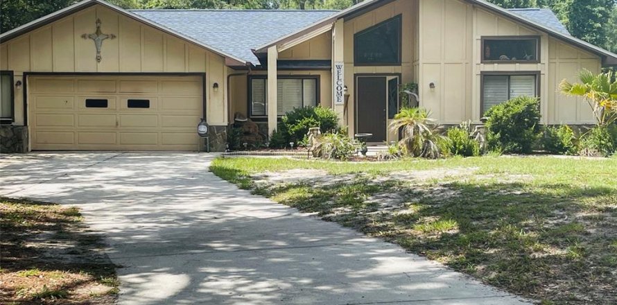 Casa en New Port Richey, Florida 3 dormitorios, 224.64 m2 № 2353378