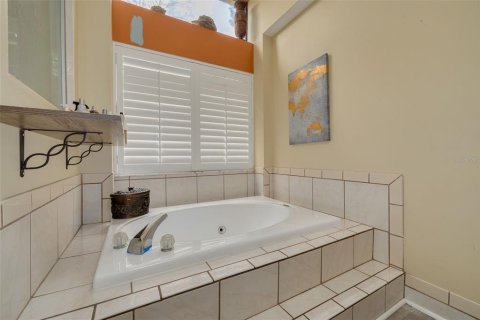 Casa en venta en New Port Richey, Florida, 3 dormitorios, 224.64 m2 № 2353378 - foto 20