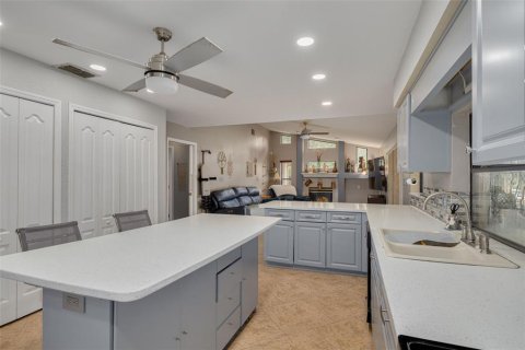 Casa en venta en New Port Richey, Florida, 3 dormitorios, 224.64 m2 № 2353378 - foto 16