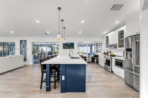 Купить виллу или дом в Хомстед, Флорида 6 спален, 212м2, № 1996046 - фото 15