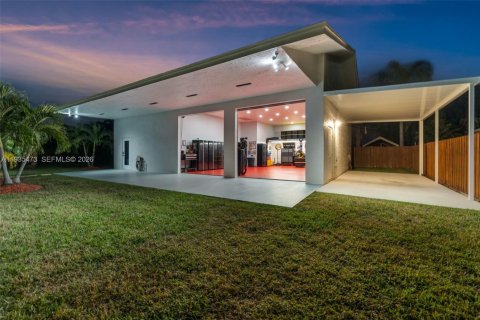 Купить виллу или дом в Хомстед, Флорида 6 спален, 212м2, № 1996046 - фото 2