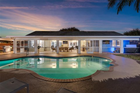 Купить виллу или дом в Хомстед, Флорида 6 спален, 212м2, № 1996046 - фото 3