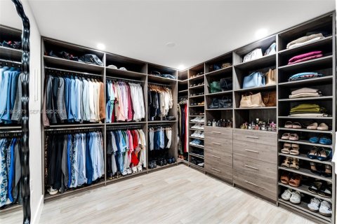 Купить виллу или дом в Хомстед, Флорида 6 спален, 212м2, № 1996046 - фото 29