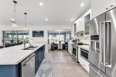 Купить виллу или дом в Хомстед, Флорида 6 спален, 212м2, № 1996046 - фото 16