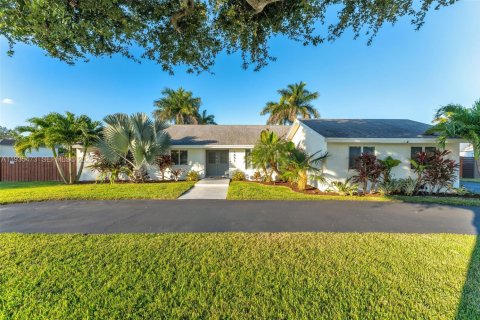 Купить виллу или дом в Хомстед, Флорида 6 спален, 212м2, № 1996046 - фото 7