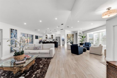 Купить виллу или дом в Хомстед, Флорида 6 спален, 212м2, № 1996046 - фото 10