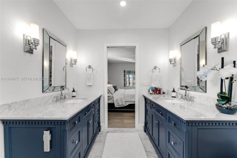 Купить виллу или дом в Хомстед, Флорида 6 спален, 212м2, № 1996046 - фото 28