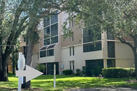 Condo in Plantation, Florida, 2 bedrooms  № 1971059 - photo 28