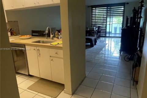 Condo in Plantation, Florida, 2 bedrooms  № 1971059 - photo 9