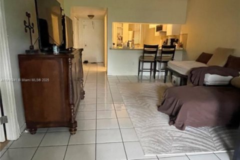 Condo in Plantation, Florida, 2 bedrooms  № 1971059 - photo 14