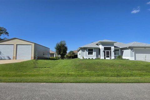 Casa en North Port, Florida 3 dormitorios, 176.51 m2 № 2371596