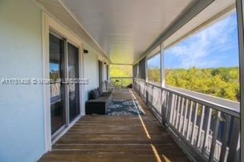 House in Key Largo, Florida 2 bedrooms, 164.99 sq.m. № 1862697 - photo 28